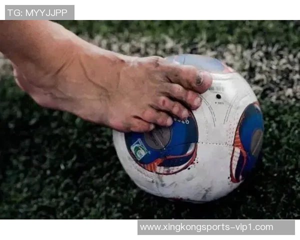 从足球球星脚趾看力量与技巧的秘密揭示运动巅峰背后的微小细节